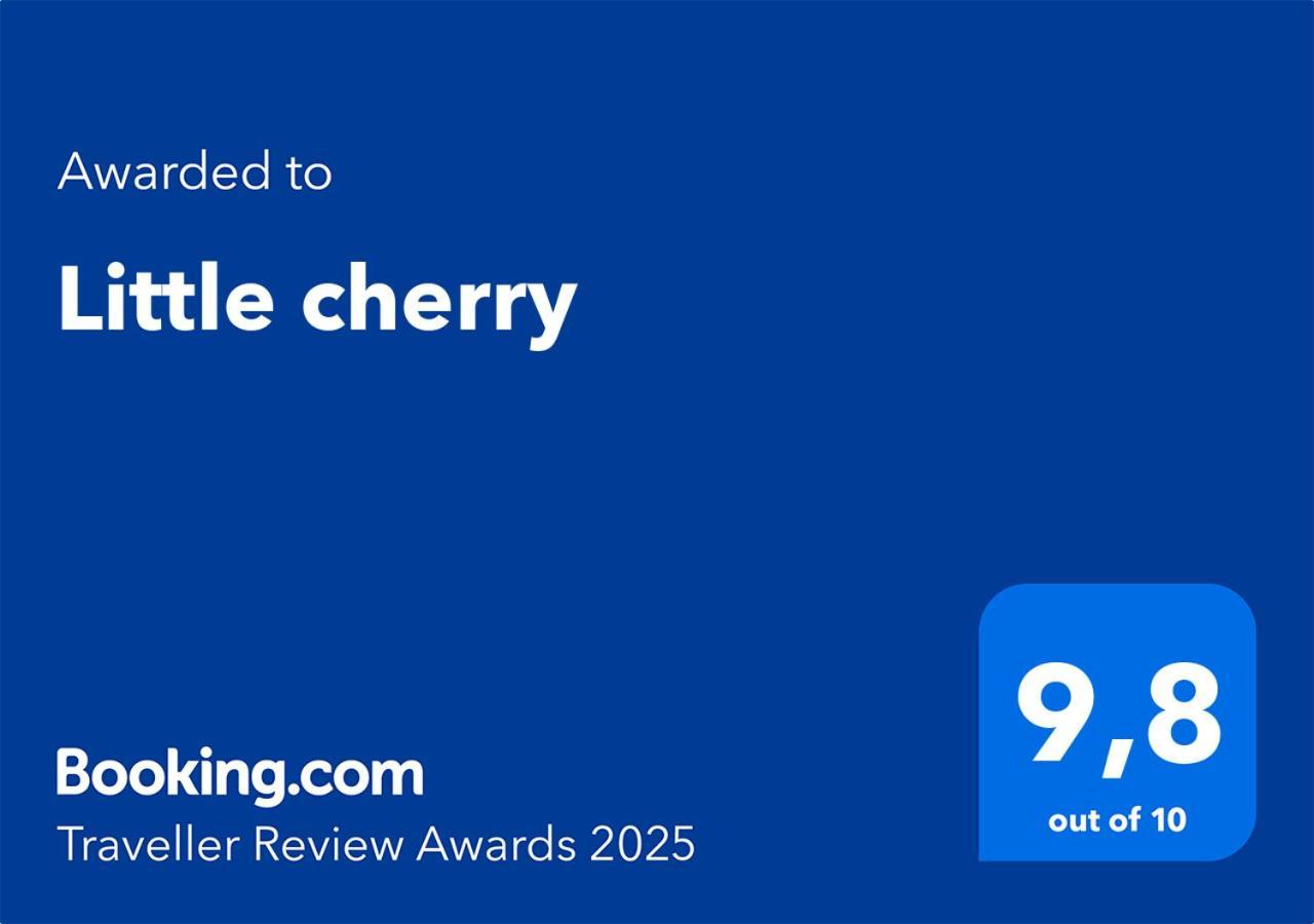 ספליט Little Cherry מראה חיצוני תמונה